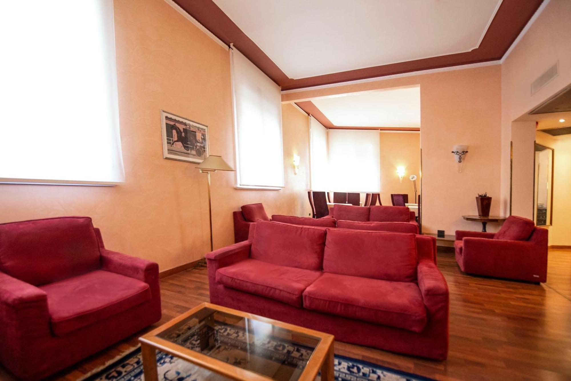 Hotel Estense โมดินา ภายนอก รูปภาพ