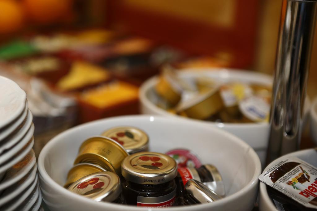 Hotel Estense โมดินา ภายนอก รูปภาพ